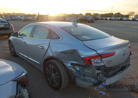 2017 Buick Lacrosse Essence z USA, uszkodzony, nr VIN 1G4ZP5SS3HU199611